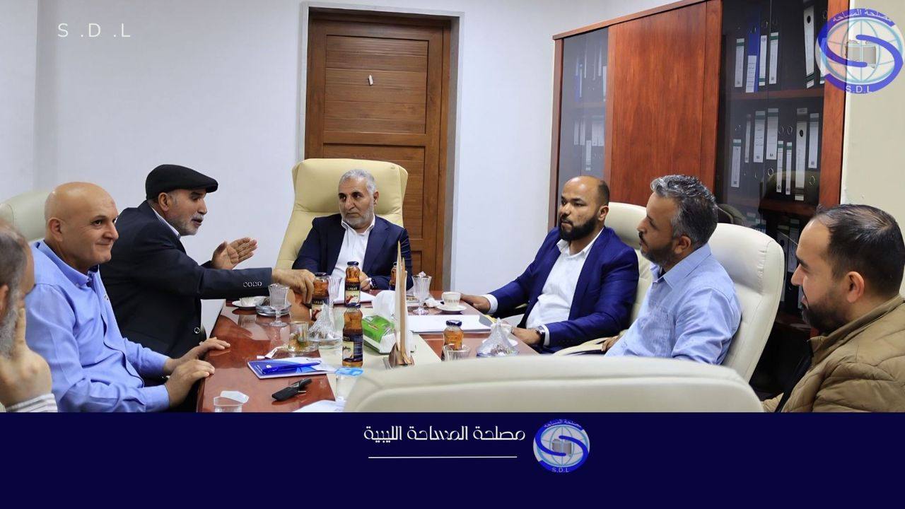 اجتمع صباح اليوم السيد مدير عام مصلحة المساحة مع السيد رئيس لجنة حصر الأصول الثابتة بالمنافذ البرية التابعة لوزارة المواصلات