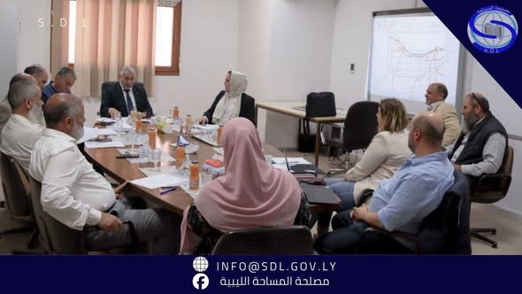 اجتمعت ظهر اليوم بمقر مصلحة المساحة وبحضور السيد المدير العام اللجنة المشرفة على مشروع إنتاج الخريطة 1_25000 مع الشركة المنفذة