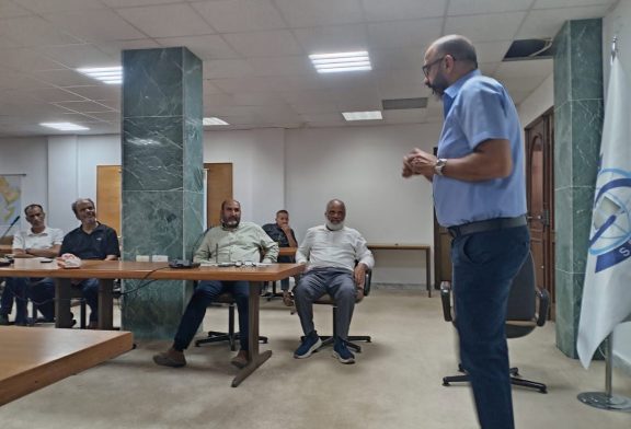 محاضرة بعنوان مهارات التواصل داخل بيئة العمل